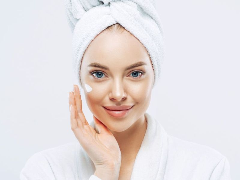 Anti-aging skincare for oily skin: How to start as a&nbsp;realtor